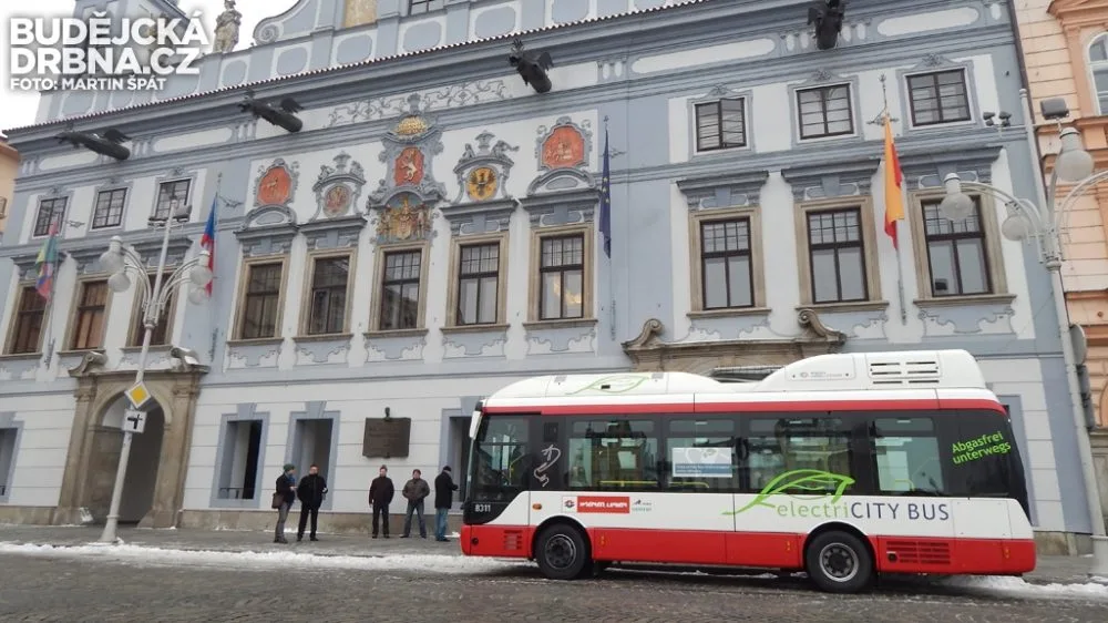 Elektrický autobus Siemens-Rampini na testovací jízdě v Budějcích