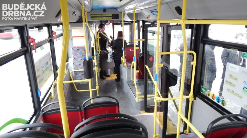 Elektrický autobus Siemens-Rampini na testovací jízdě v Budějcích