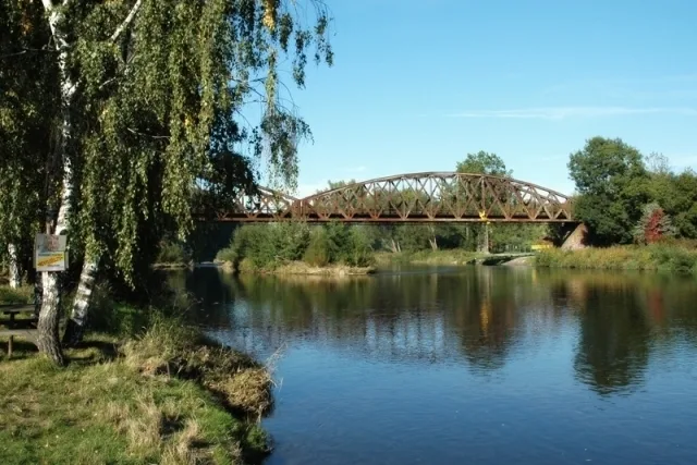 Vltava u železničního mostu v Boršově nad Vltavou