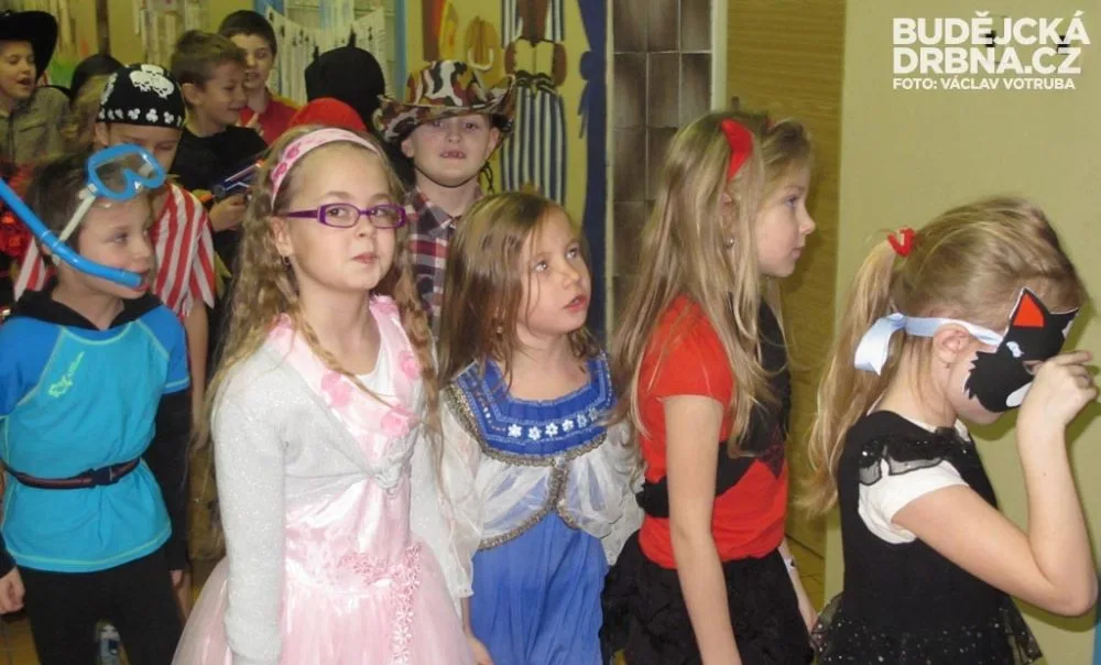Maškarní karneval na Základní škole Máj I