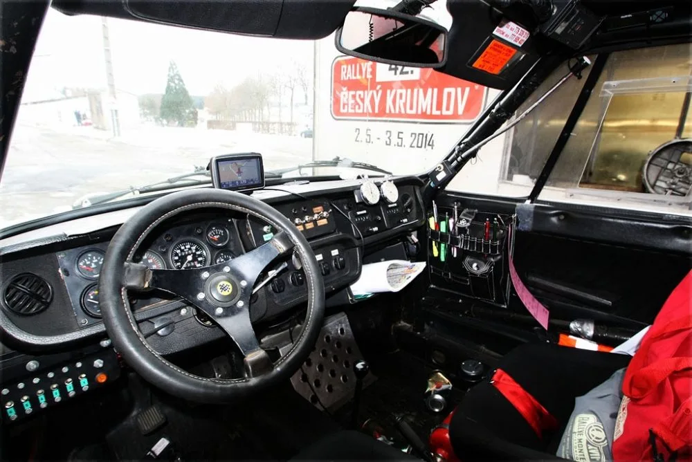 Kokpit Škody 130 RS. Foto Luboš Šalát