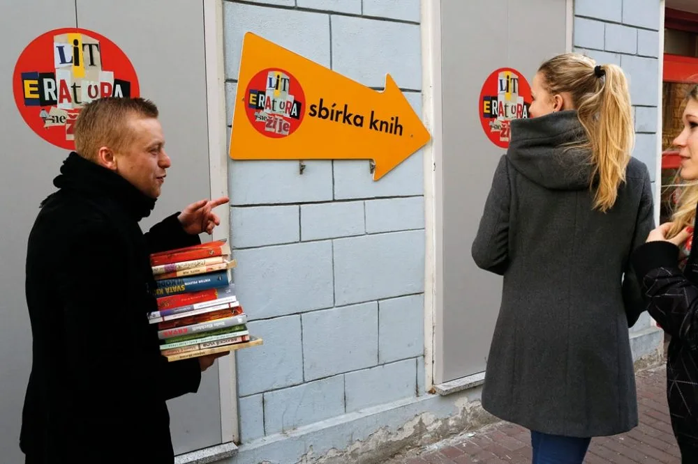 Sběr knih pro festival Literatura(ne)žije