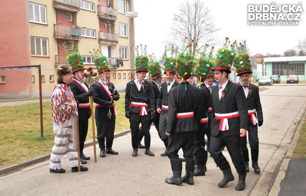 Koledníci dělají kolečko