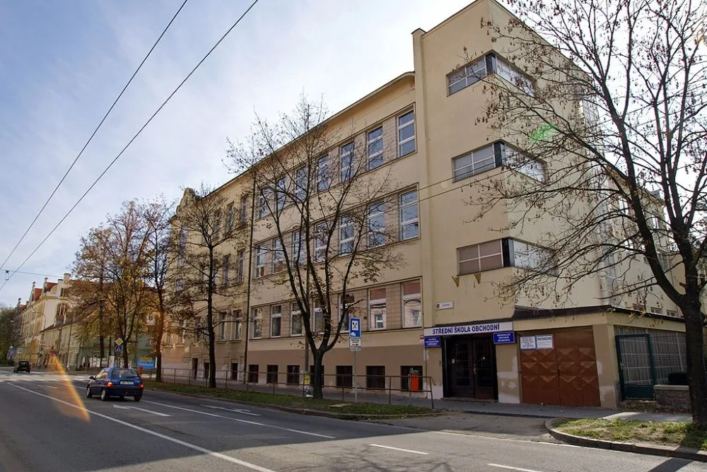 Střední škola obchodní na Husově třídě