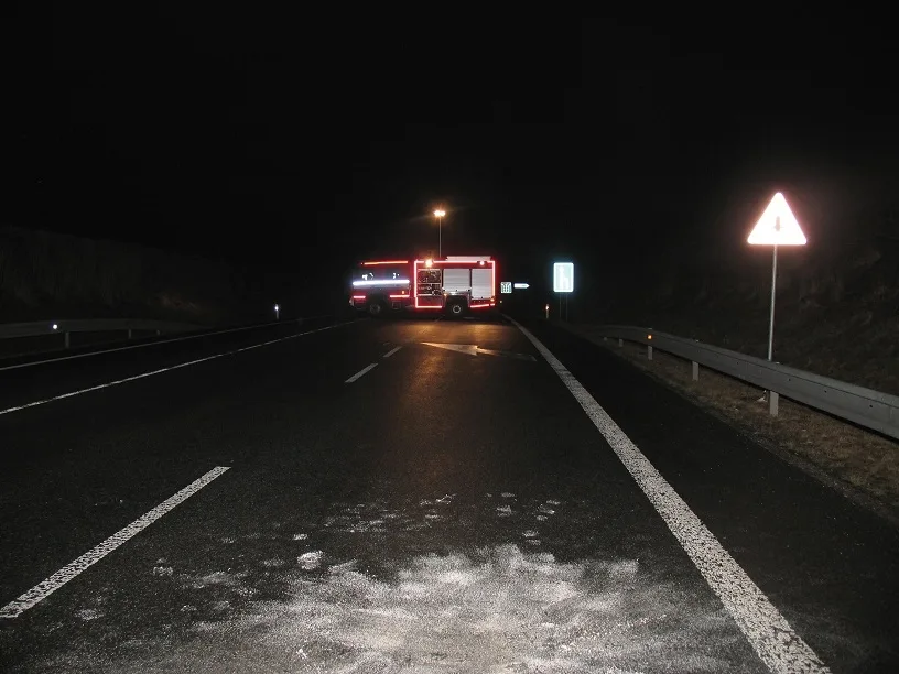 Místo tragické dopravní nehody mezi Strážným a Hliništěm