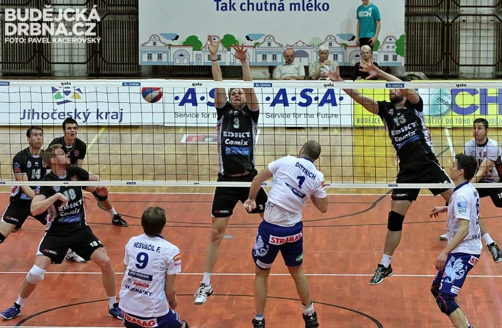 Jihostroj si poradil s Benátkami nad Jizerou také ve druhém čtvrtfinálovém utkání na vlastní palubovce