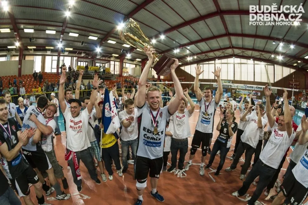 Michal Kriško s pohárem mistrů