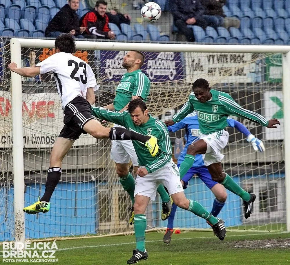 Jaroslav Machovec poslal Dynamo do vedení už ve 3. minutě hlavičkou po rohu Benáta
