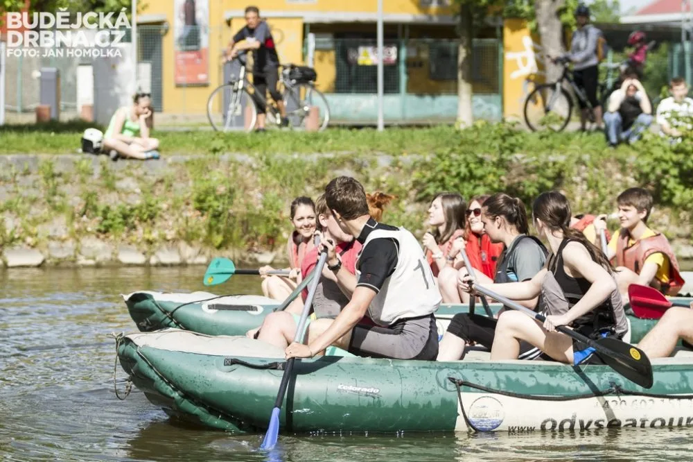 Raftové primátorky na řece Malši