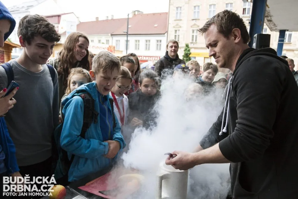 Interaktivní vědecká show Fyzika na Lannovce