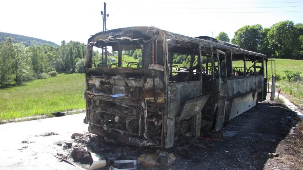 Požár zájezdového autobusu u Libínského Sedla