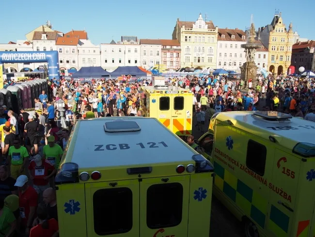 Záchranáři na náměstí Přemysla Otakara II.