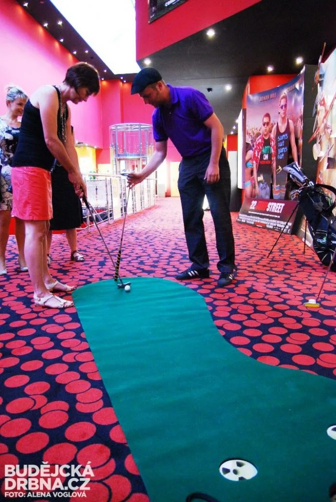Na Dámské jízdě se hrál i golf
