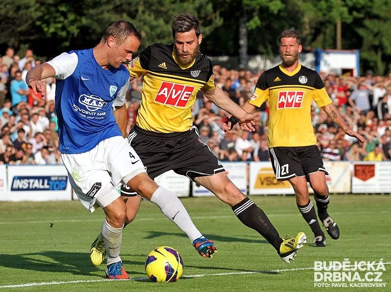 Michal Klesa s Richardem Kalodem (v pozadí) při posledním zápase Dynama ve Fotbalové národní lize