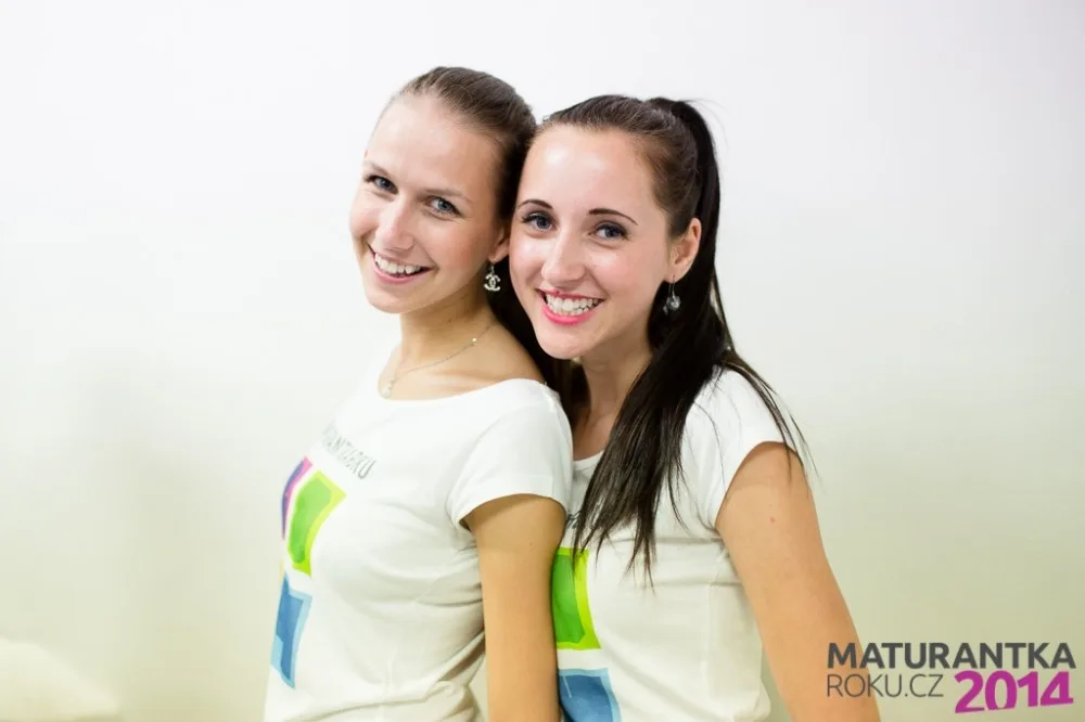 Úsměv finalistkám soutěže Maturantka Roku 2014 sluší