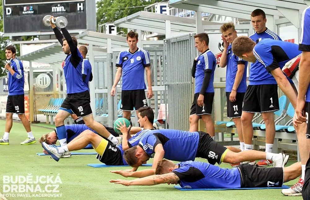 Fyzický trénink přímo na stadionu