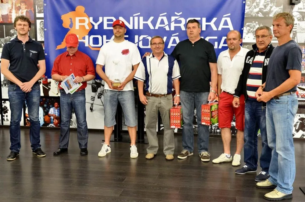 Zástupci HC Nicotrans s vedením HCP, RHL HCP a rozhodčími