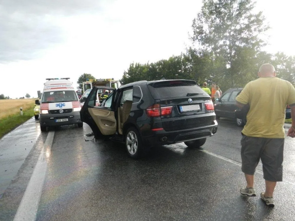 Dopravní nehoda 2 OA a NA, Bošilec - 5. 7. 2014