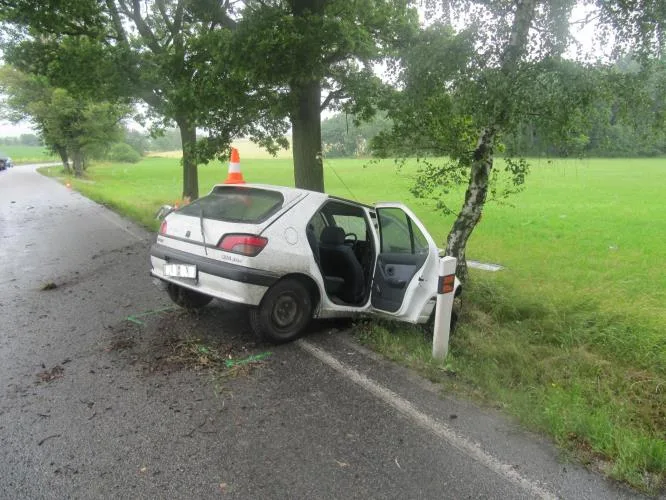 Tragická nehoda Peugeotu 306 u Srubce