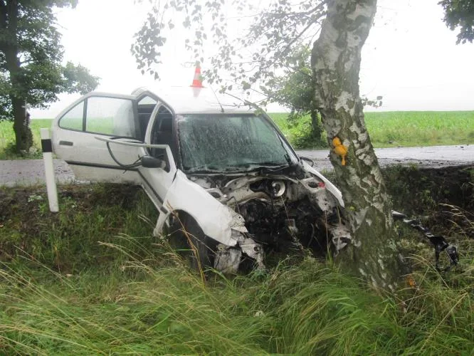 Tragická nehoda Peugeotu 306 u Srubce