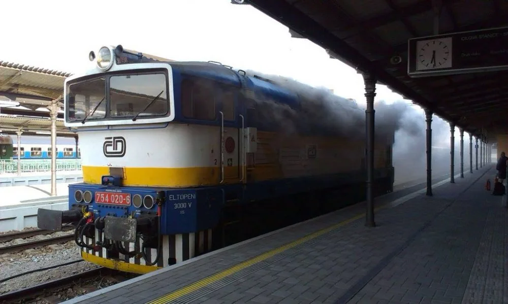Požár lokomotivy na českobudějovickém vlakovém nádraží