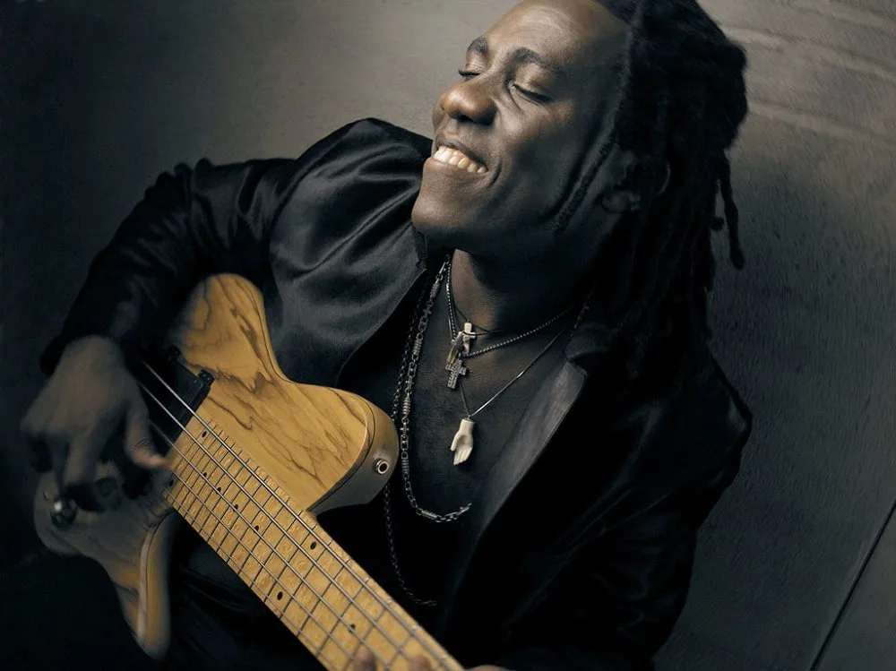 Richard Bona, zpívající basový kytarista