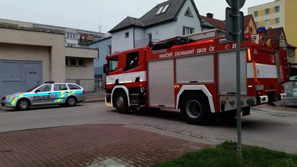Zásah policistů a hasičů v Lipenské ulici