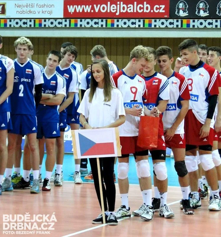 Česká a polská reprezentace při oficiálním zahájení turnaje