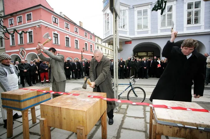 Sekání pásky 5. prosince 2007