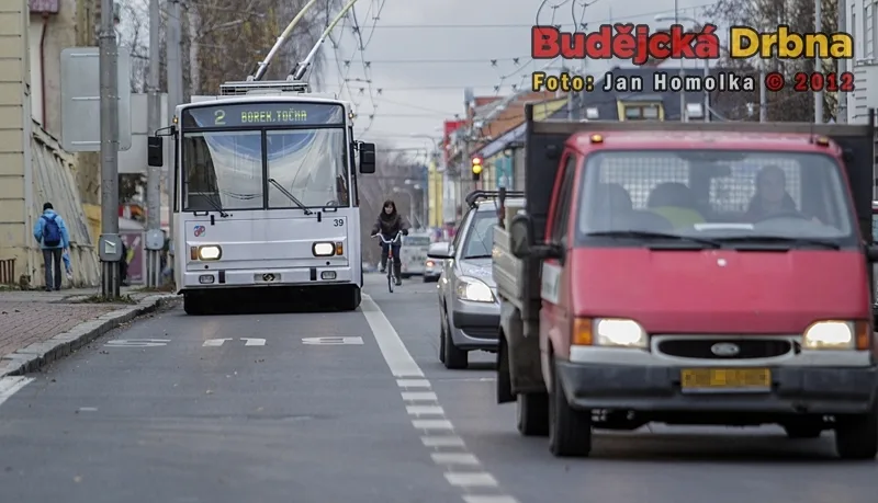 Prefereční pruh MHD na Lidické třídě