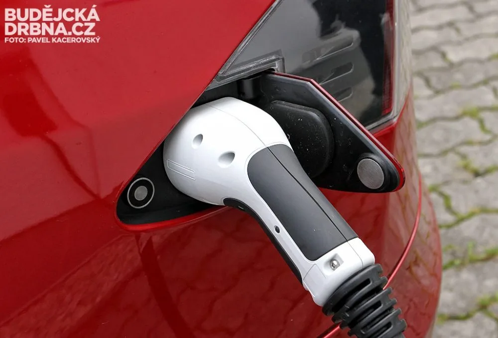 Dobíjení elektromobilu