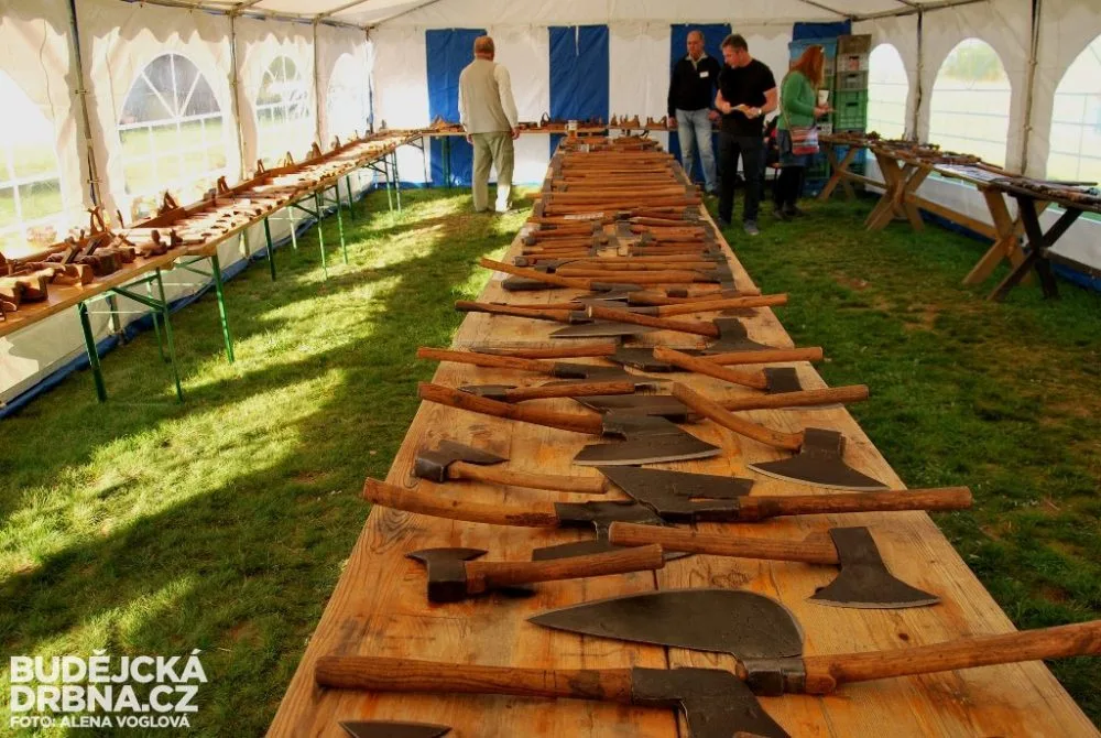 Zajímavostí celého dýňobraní byla výstava starožitného nářadí