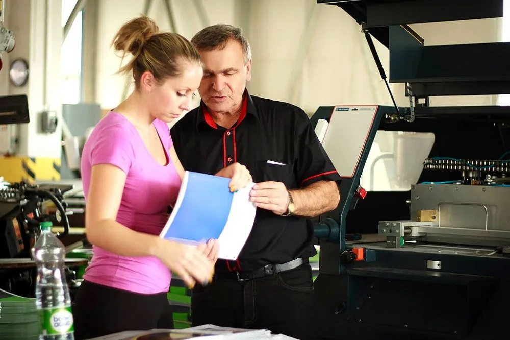 Ivan Nadberežný ve svojí tiskárně INPRESS