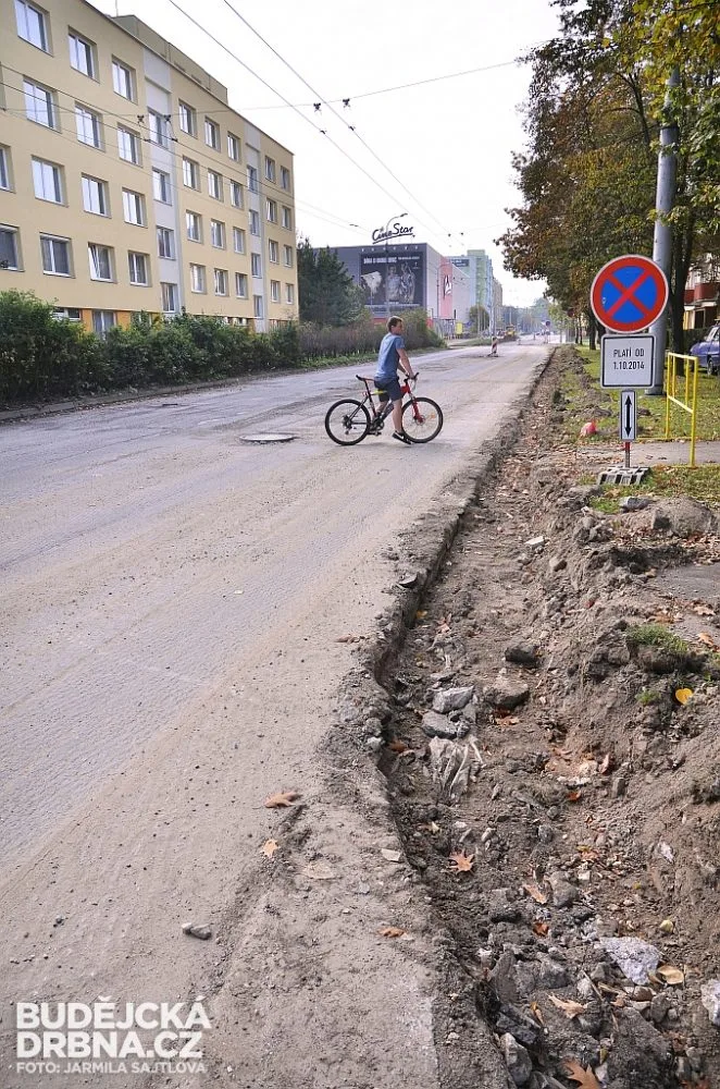 Oprava asfaltového povrchu v ulici Oskara Nedbala