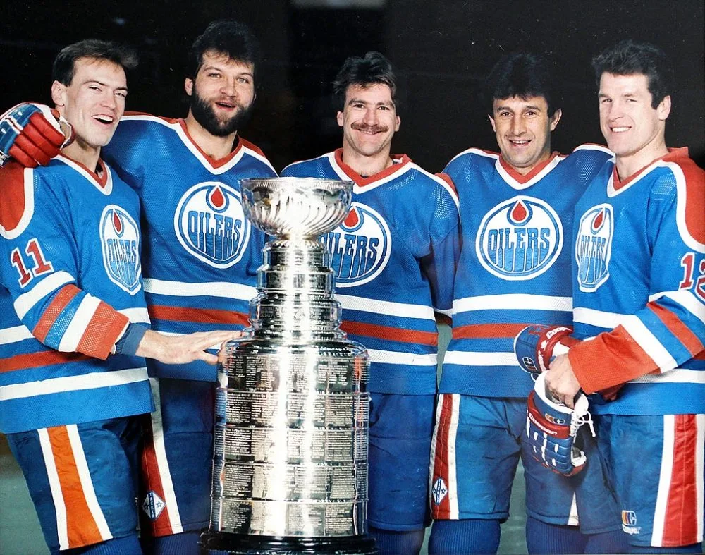 Hvězdná sestava - zleva Mark Messier, Dave Semenko, Glen Anderson, Jaroslav Pouzar a Dave Hunter