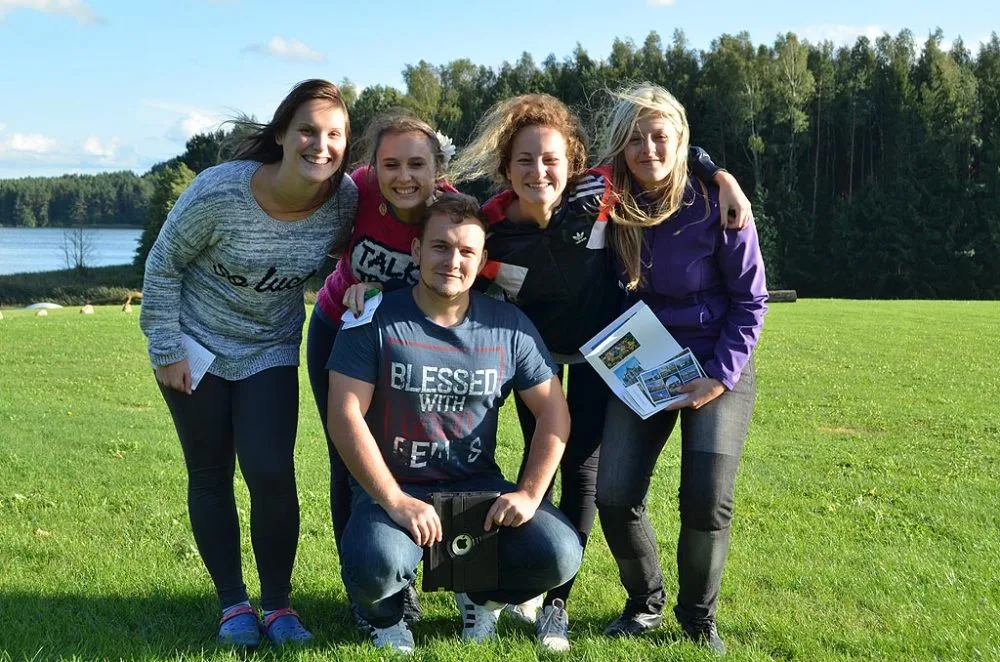Český tým. Zprava Veronika Mikešová, Lucie Bradáčová, Alena Boháčová, Simona Peřinová a Petr Bohinský