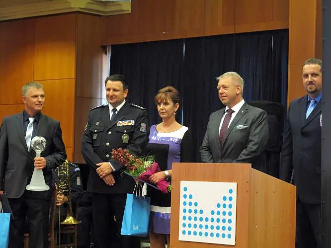 Josef Krump, Václav Kučera a Jana Červinková převzali ocenění z rukou ministra vnitra Milana Chovance a policejního prezidenta Tomáše Tuhého