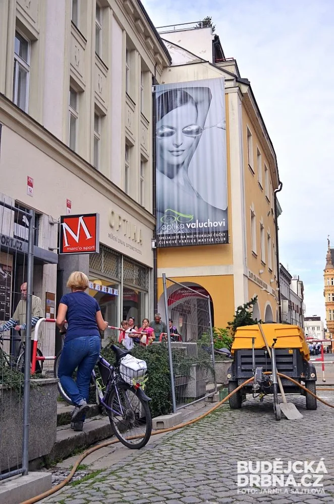 Stavební práce probíhaly v ulici Doktora Stejskala od poloviny září
