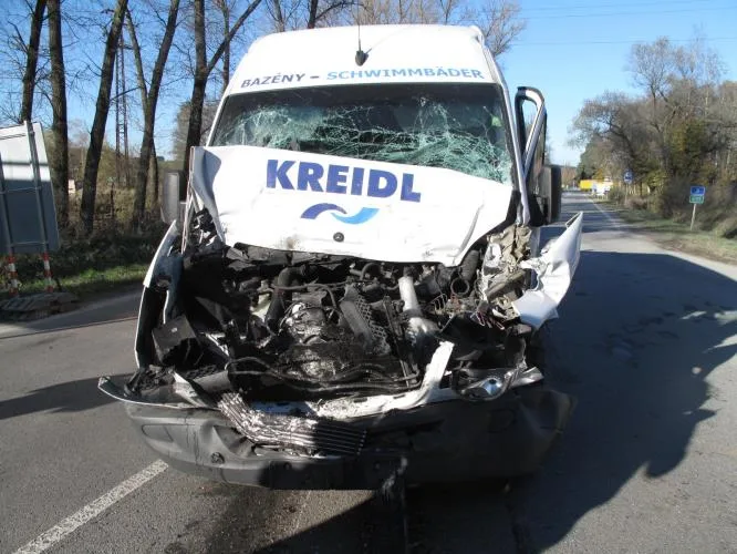 Zničený mercedes