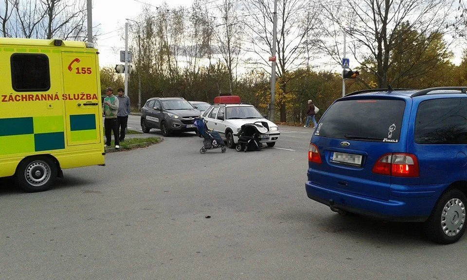 Nehoda se stala na přechodu pro chodce u křižovatky Husovy s Vodňanskou