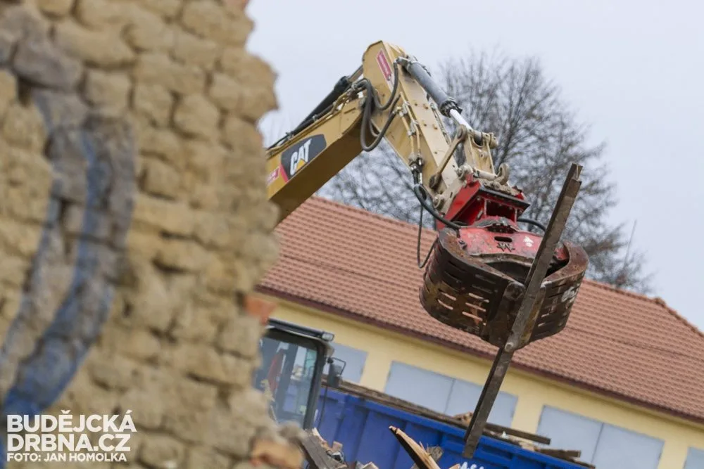 Demolice bývalých českobudějovických kasáren Julia Fučíka