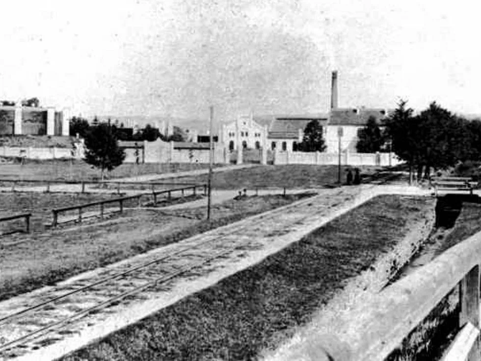 Archivní snímek plynárny pořízený někdy po roce 1868