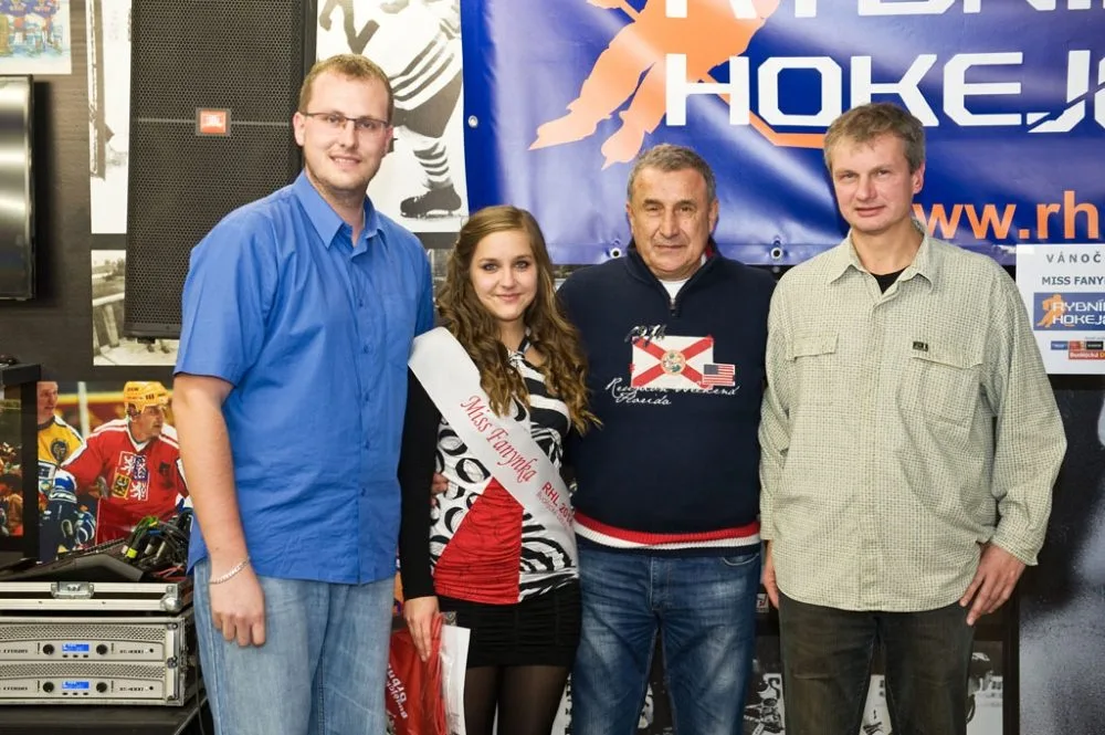Kateřina Bírová se stala rovněž Miss fanynkou RHL Budějcké Drbny. Foto: Michal Duda