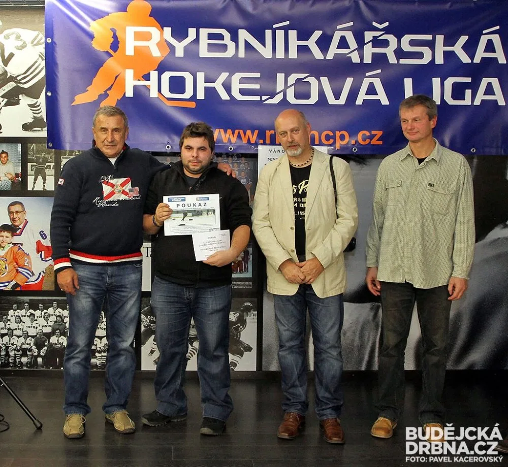 Ze všech hlasujících byl vylosovaný Tomáš Miklík