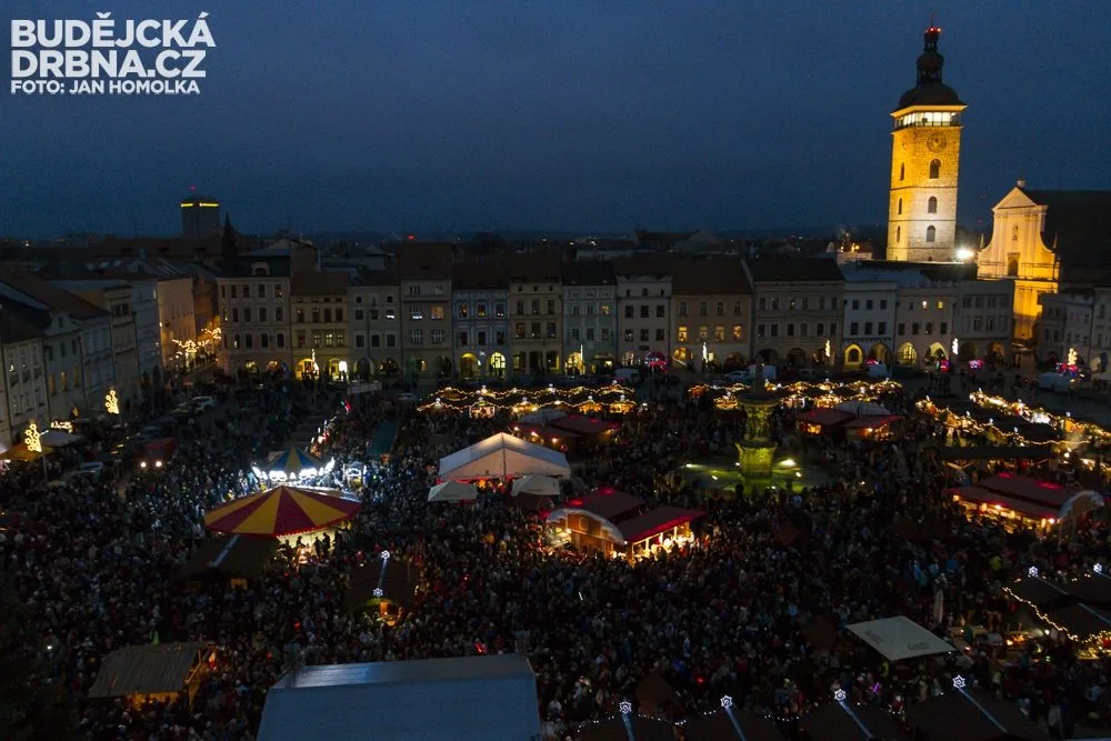 Budějovický advent lákal na náměstí Přemysla Otakara II. tisíce lidí
