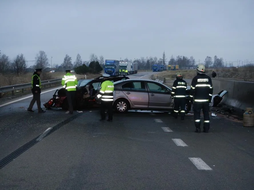 Havarovaná vozidla na obchvatu Veselí nad Lužnicí