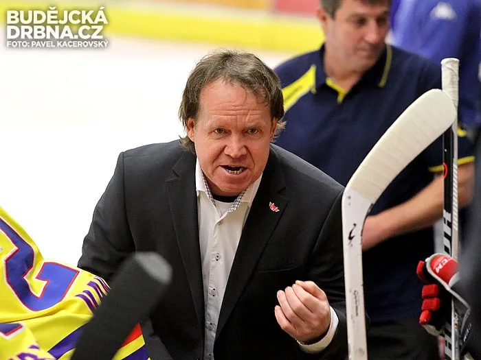 Trenér Petr Rosol se na své svěřence právem zlobil