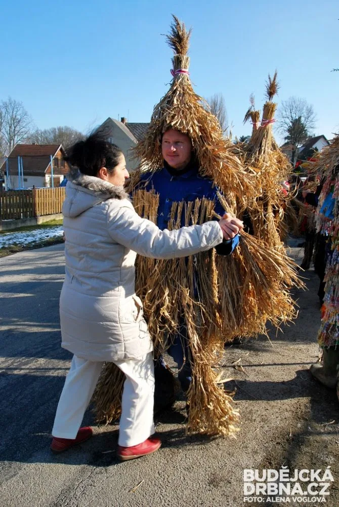 K tanci hraje živá kapela