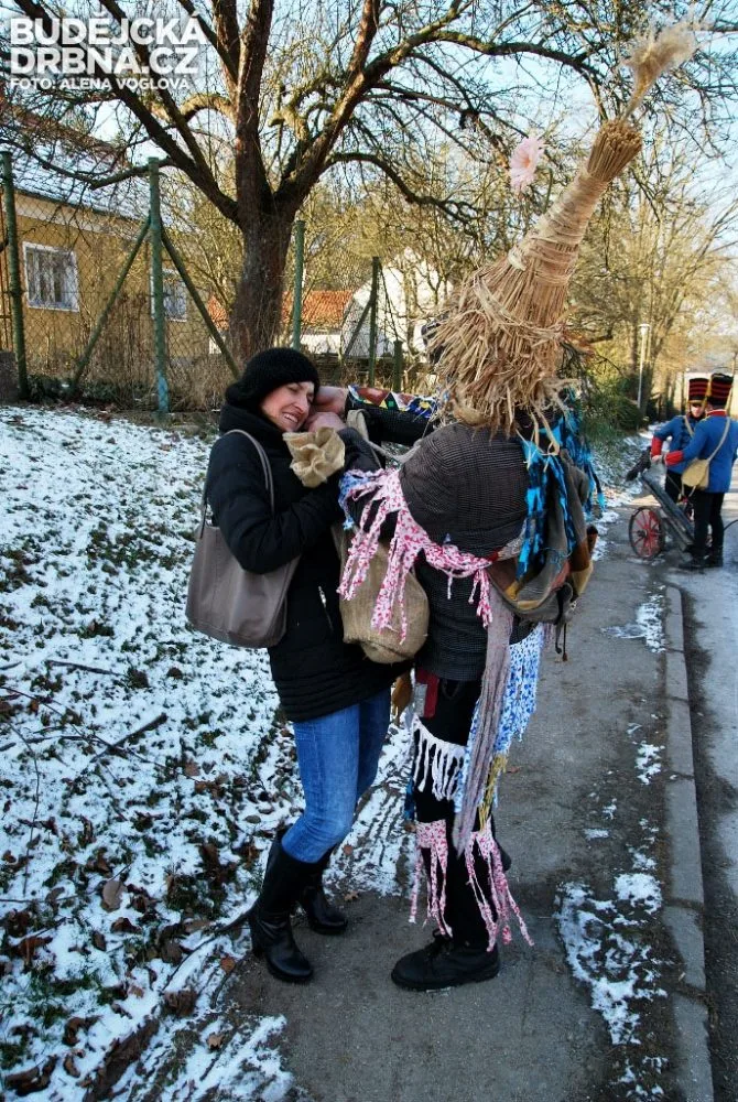 Židi voněli příchozí zvědavce zavánějící voňavkou