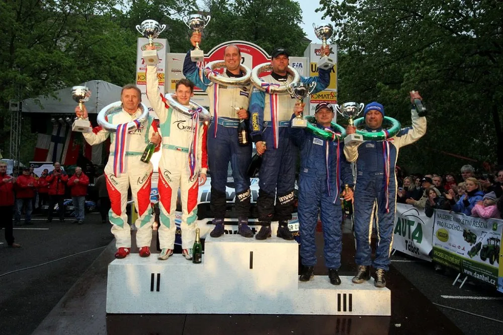 Trojice nejúspěšnějších posádek loňského 42. ročníku Rallye Český Krumlov